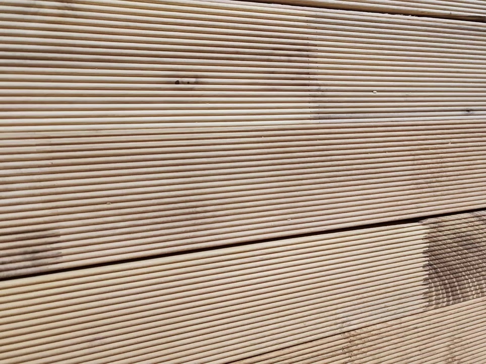 Akátové dřevo na terasu